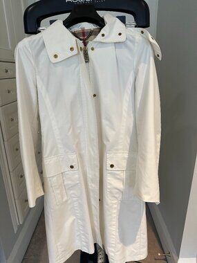 Burberry White Hooded Rain Jacket Nova Check Lining – Size 8R – Good Condition